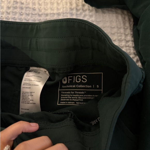 Figs British Racing Green Scrub Set - Picture 2 of 3